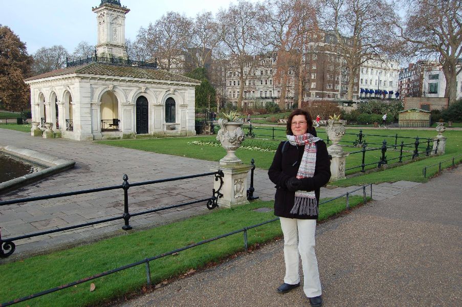 <i><b>London - 072</b></i>